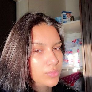 Meet your Posher, Amira